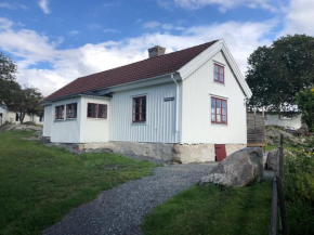 Idyllic and charming summer house on Styrso in Styrsö